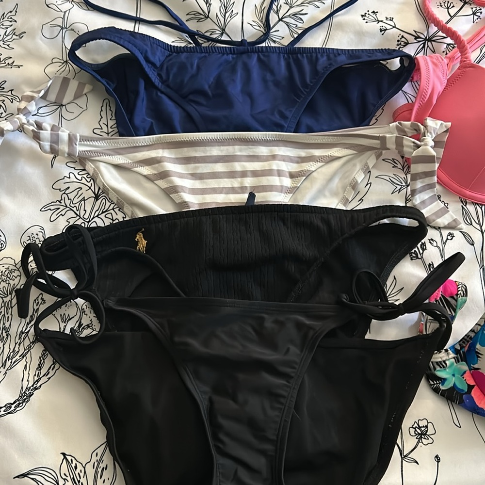 Assorted bathing suits - Picture 2 of 4